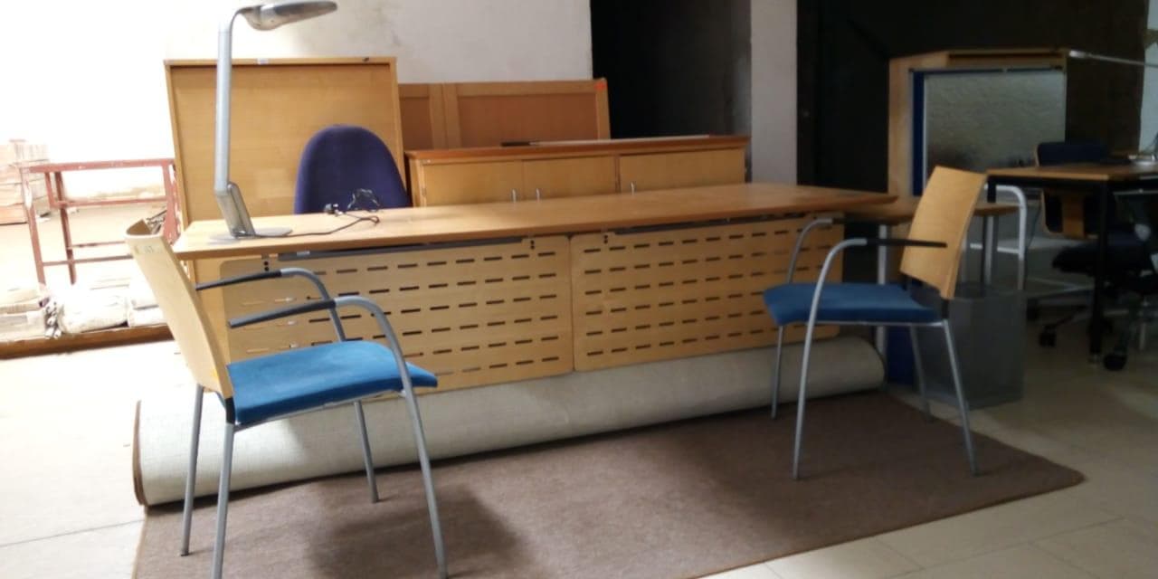 Mobilier de bureau  · — image 1