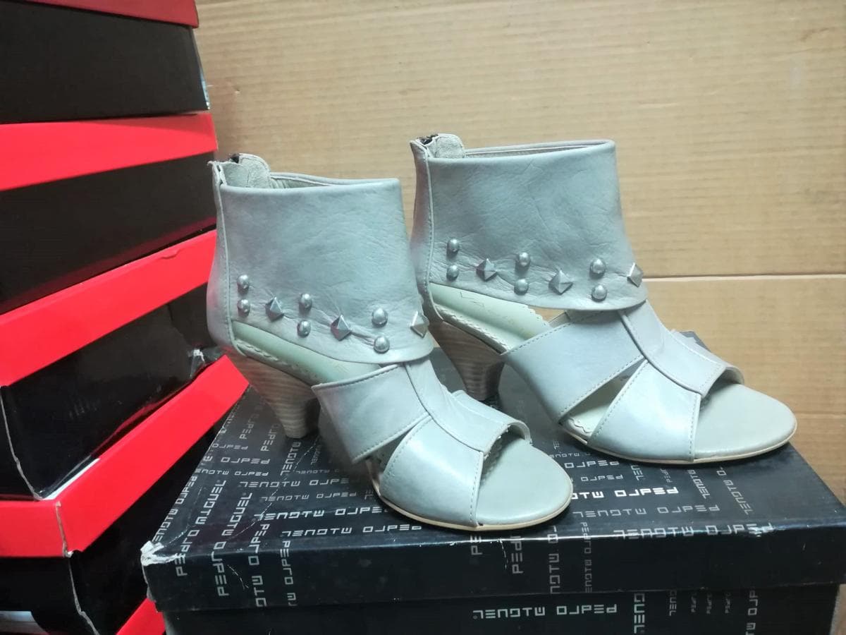 ESPANHA · Zapatos Señora, ninã e niño — image 6