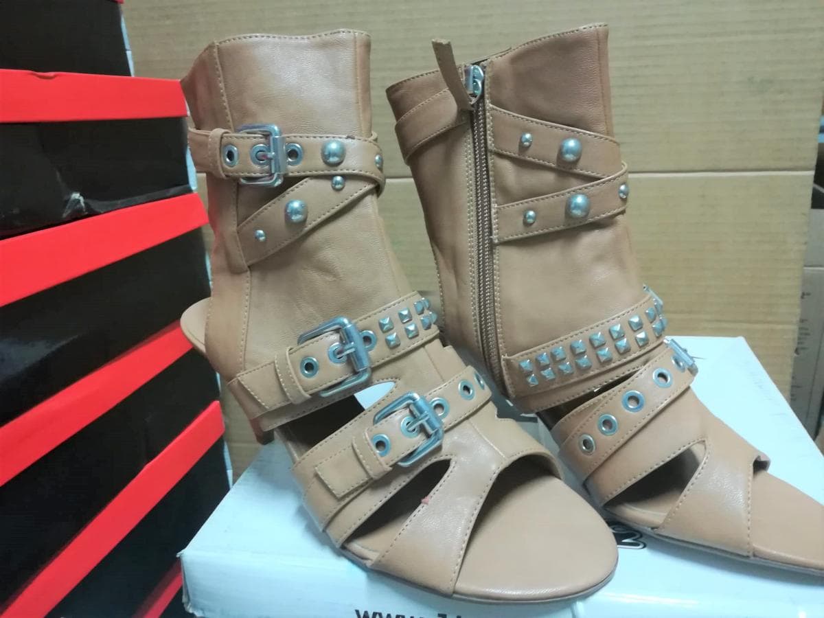 ESPANHA · Zapatos Señora, ninã e niño — image 7