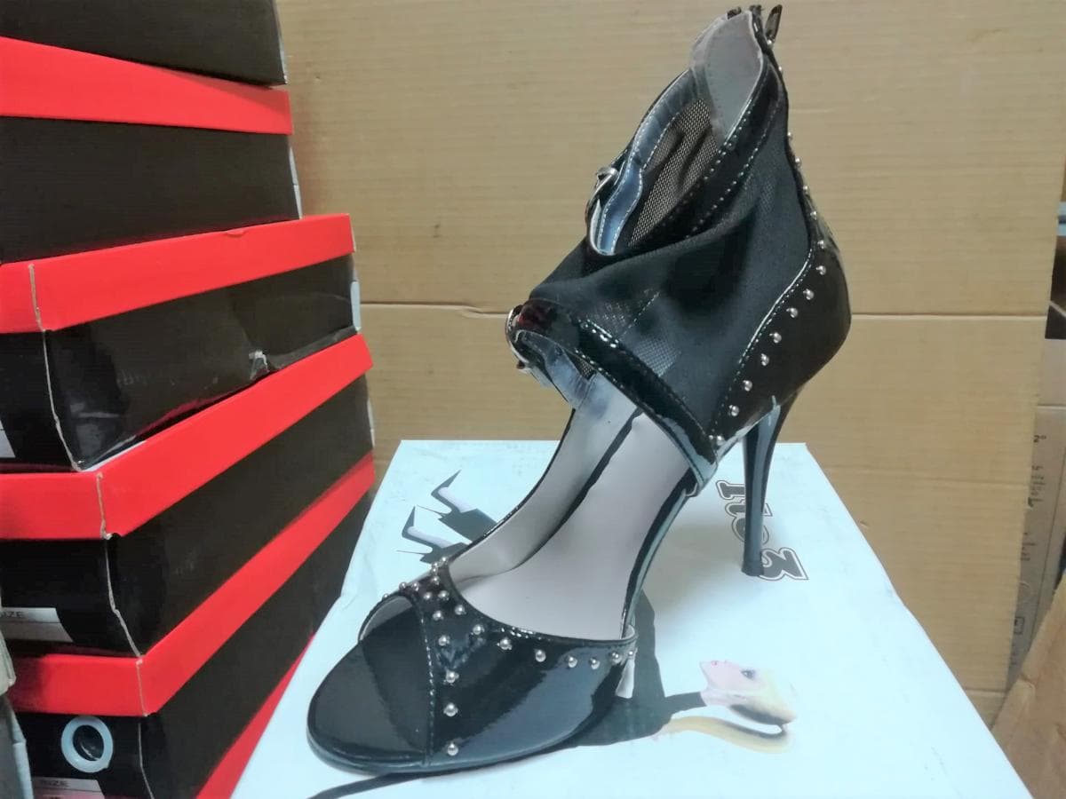 ESPANHA · Zapatos Señora, ninã e niño — image 10