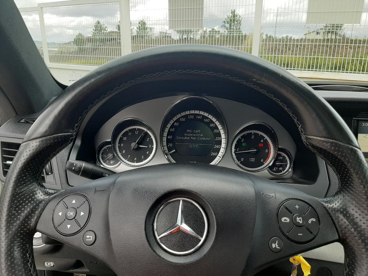 Mercedes-Benz E250 CDI · Ano 2009 · Kit AMG — image 19