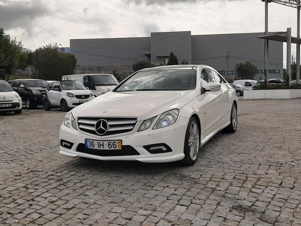 Mercedes-Benz E250 CDI · Ano 2009 · Kit AMG — image 3