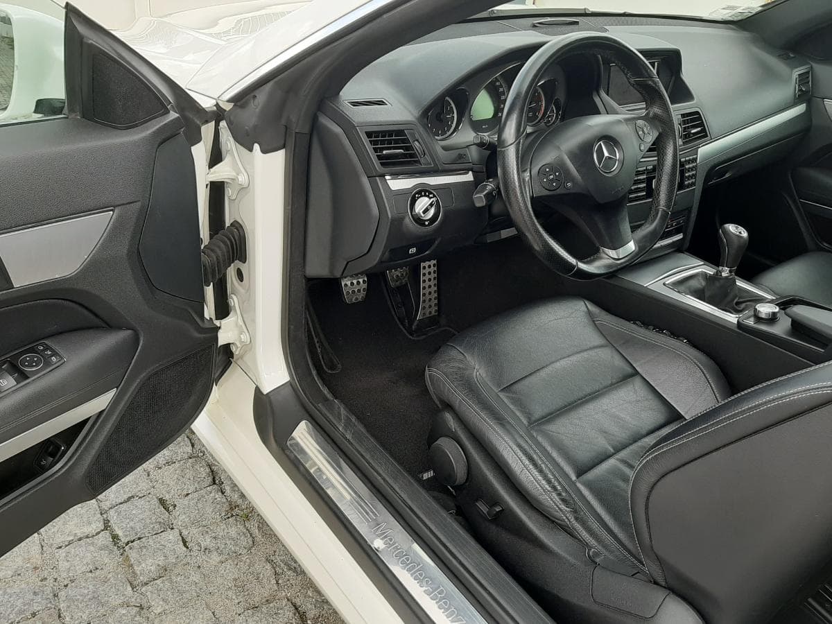 Mercedes-Benz E250 CDI · Ano 2009 · Kit AMG — image 17