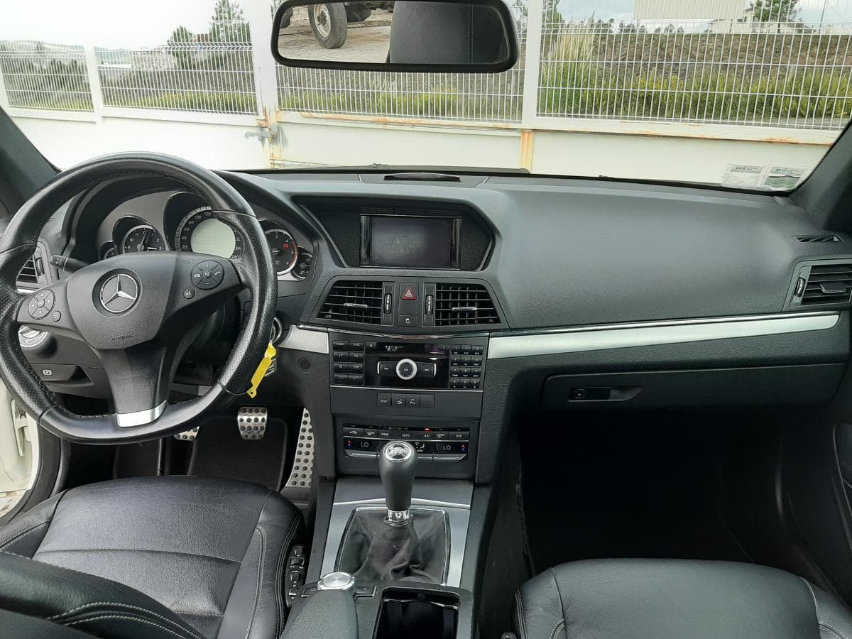 Mercedes-Benz E250 CDI · Ano 2009 · Kit AMG — image 22
