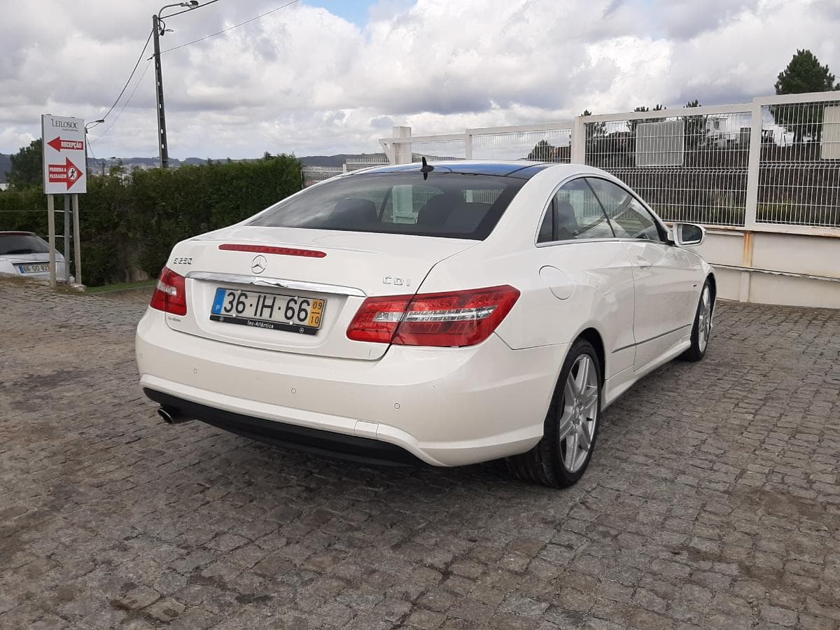 Mercedes-Benz E250 CDI · Ano 2009 · Kit AMG — image 6