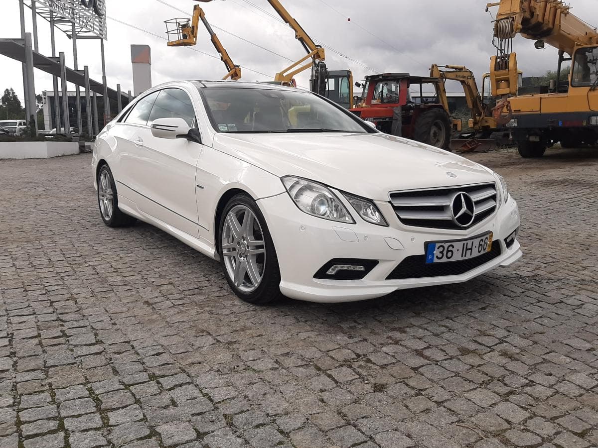 Mercedes-Benz E250 CDI · Ano 2009 · Kit AMG — image 1