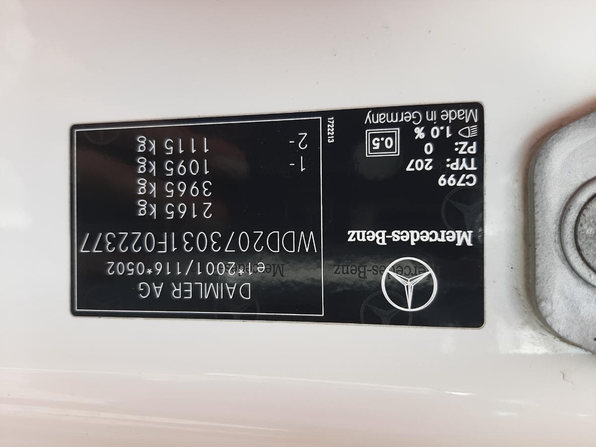 Mercedes-Benz E250 CDI · Ano 2009 · Kit AMG — image 32