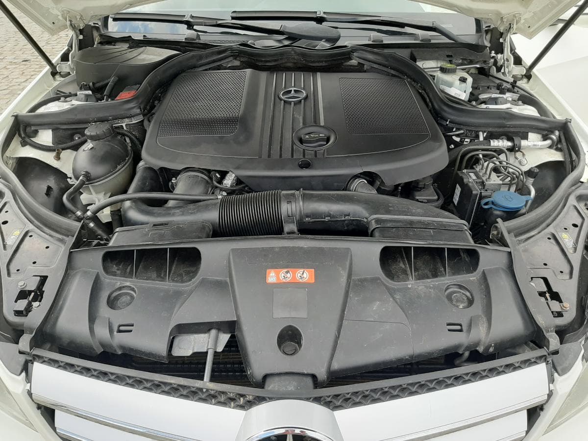 Mercedes-Benz E250 CDI · Ano 2009 · Kit AMG — image 31