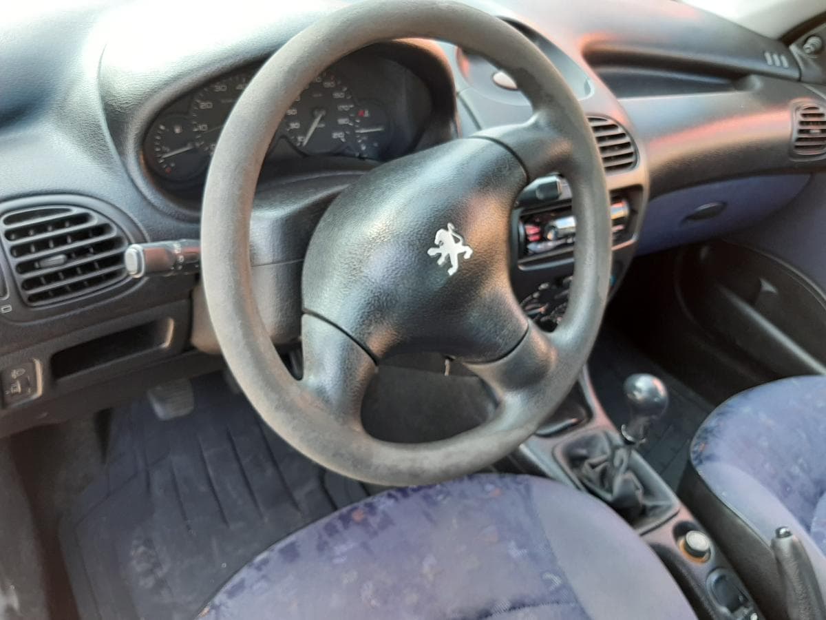 Peugeot 206 · Ano 1998 — imagem 10