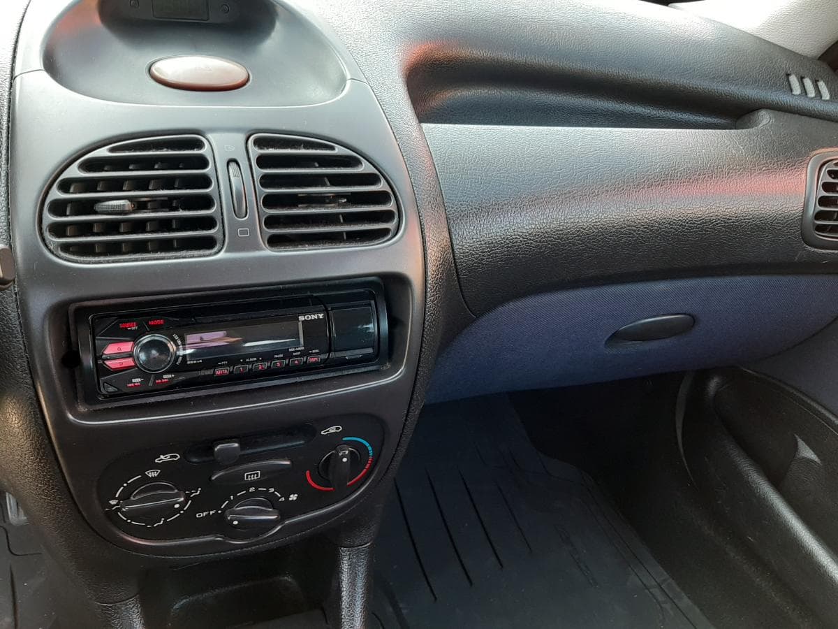 Peugeot 206 · Ano 1998 — imagem 11