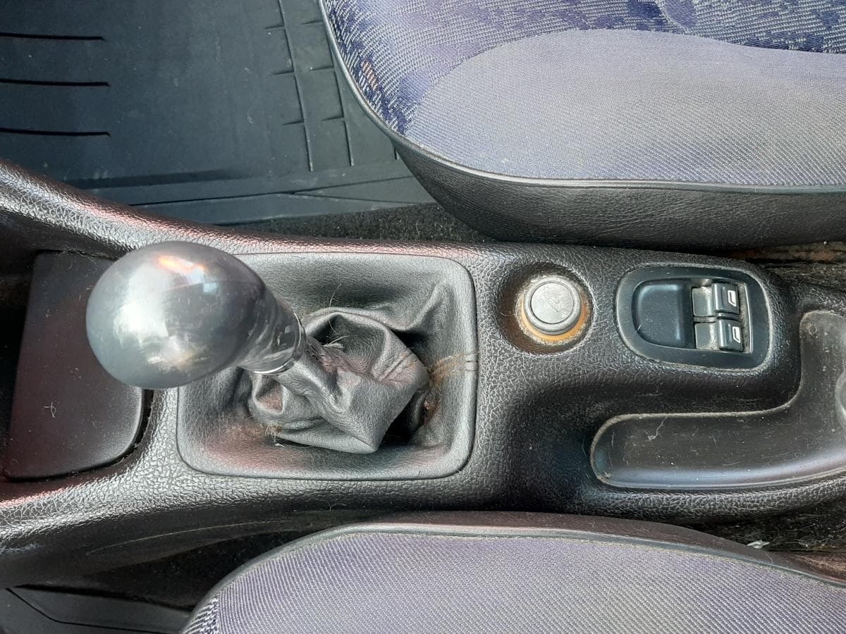 Peugeot 206 · Ano 1998 — imagem 14