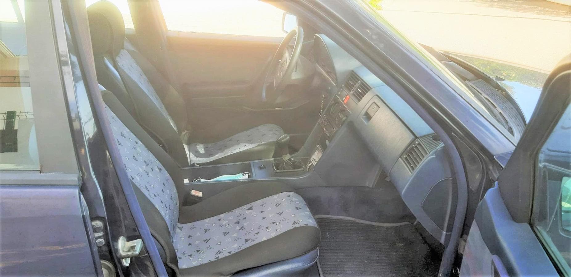 Mercedes-Benz C200 — imagem 12