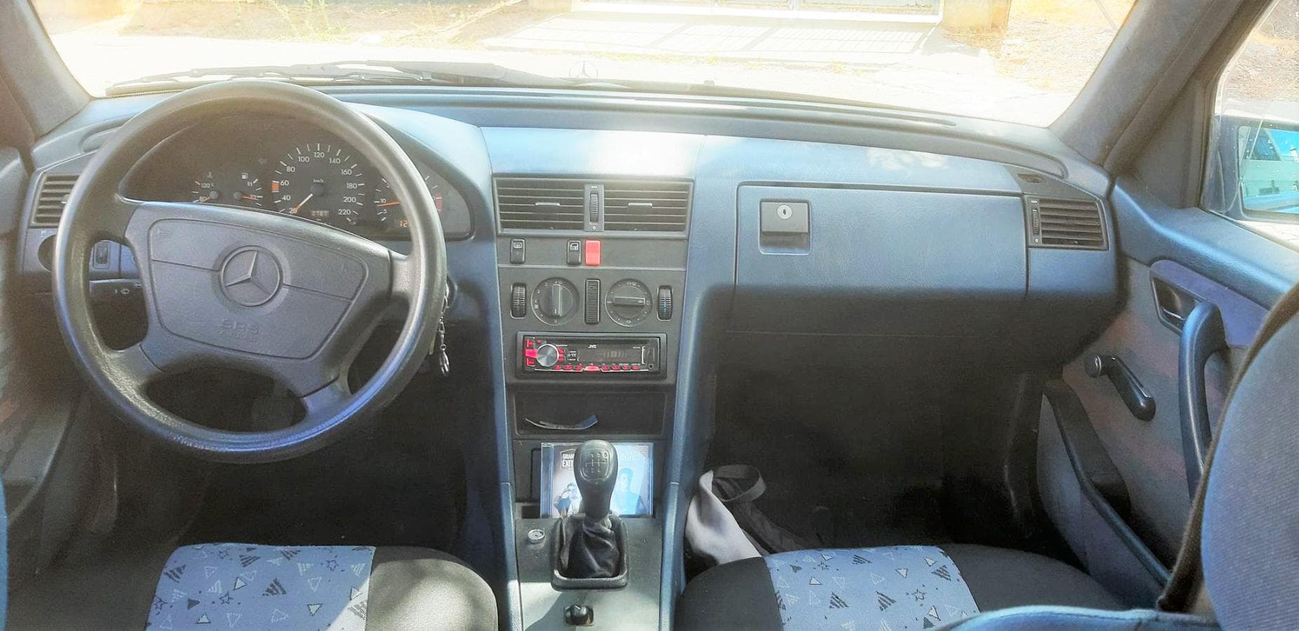 Mercedes-Benz C200 — imagem 9