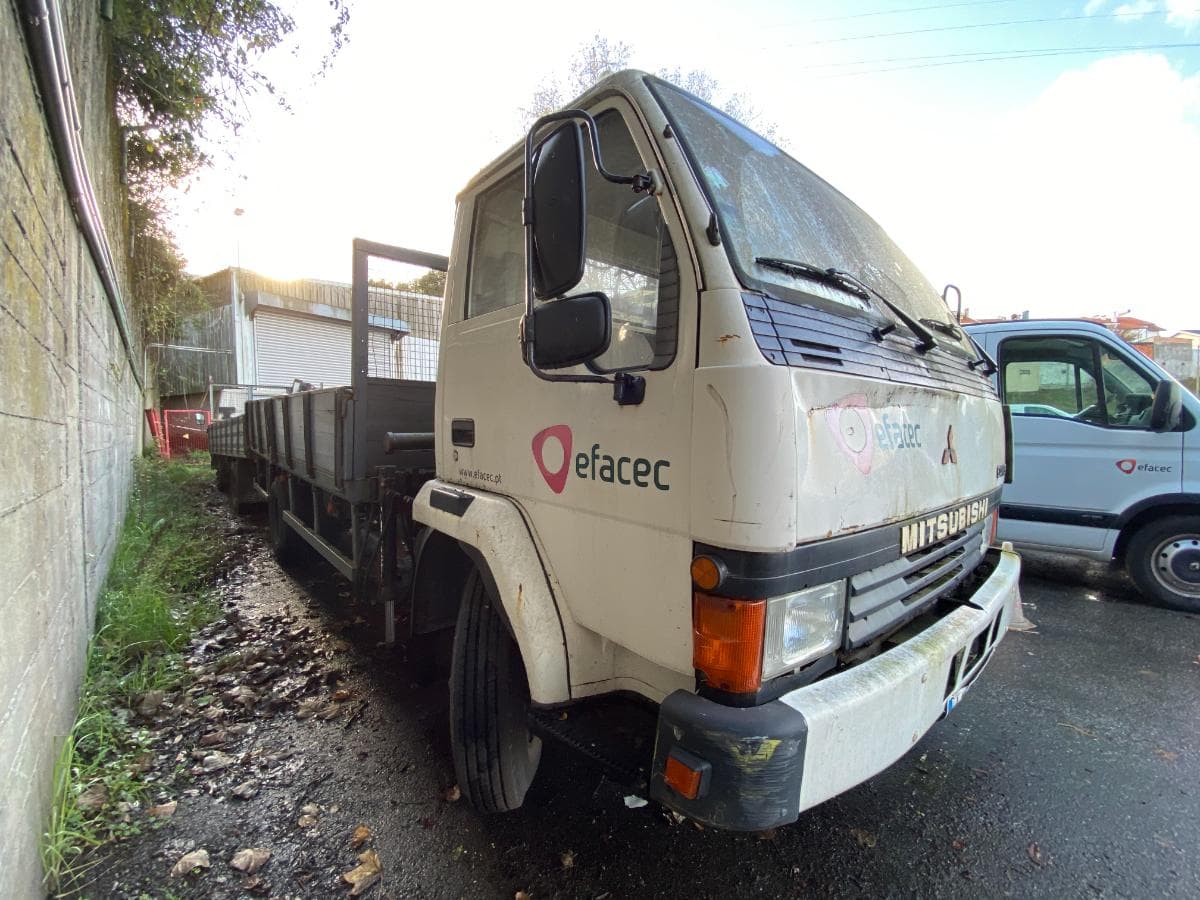 Mitsubishi Canter c/ grua — imagem 2