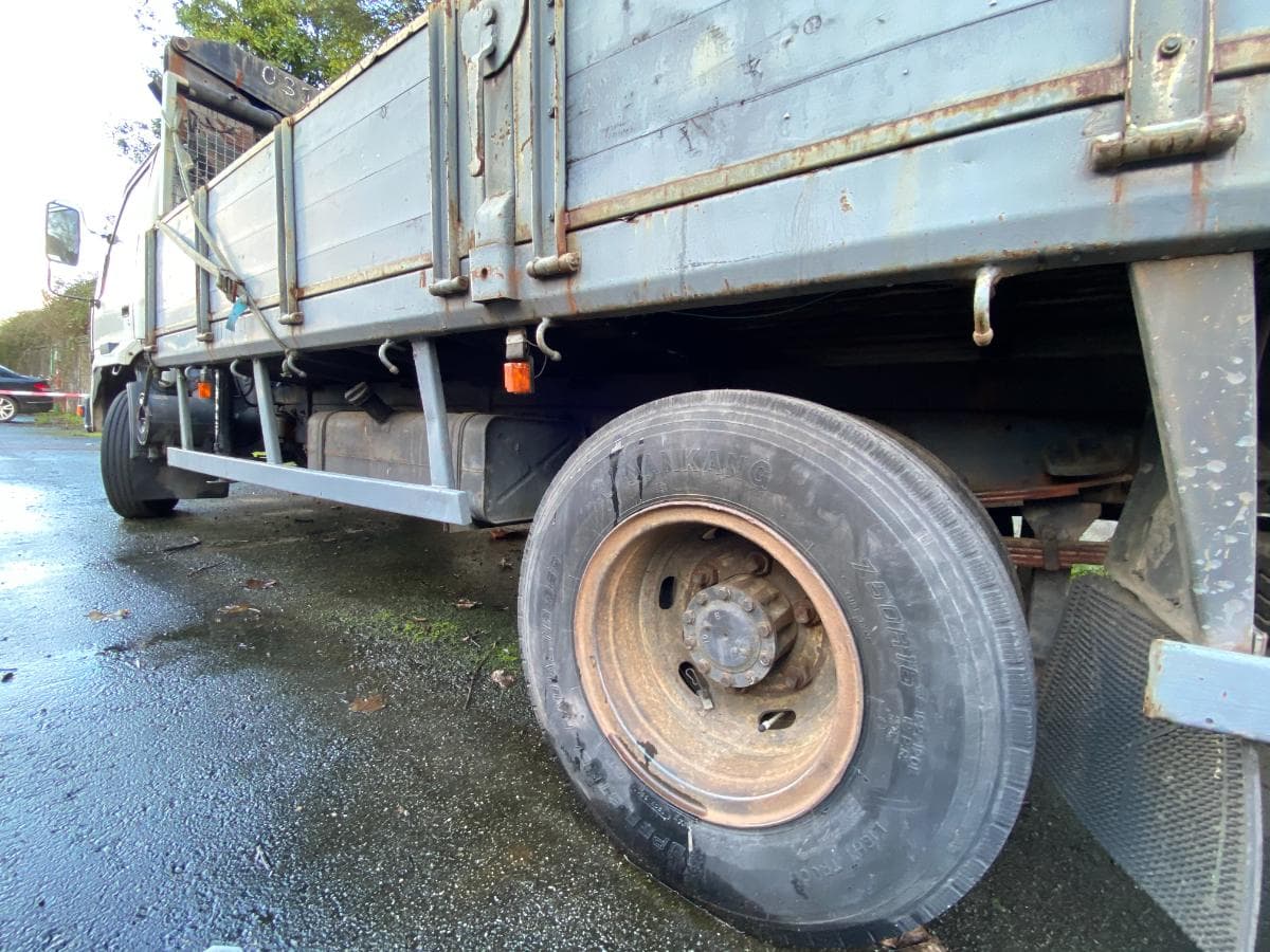 Mitsubishi Canter c/ grua — imagem 8