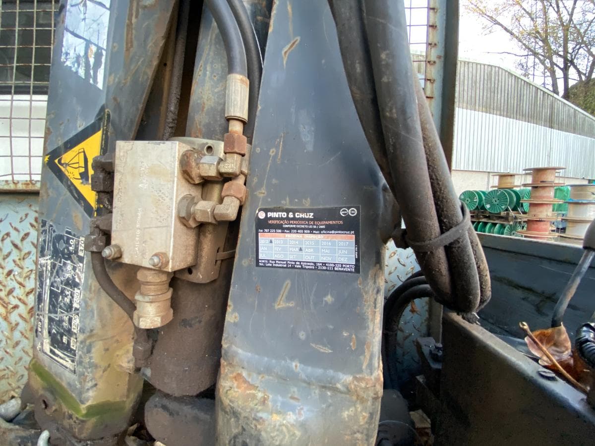 Mitsubishi Canter c/ grua — imagem 6