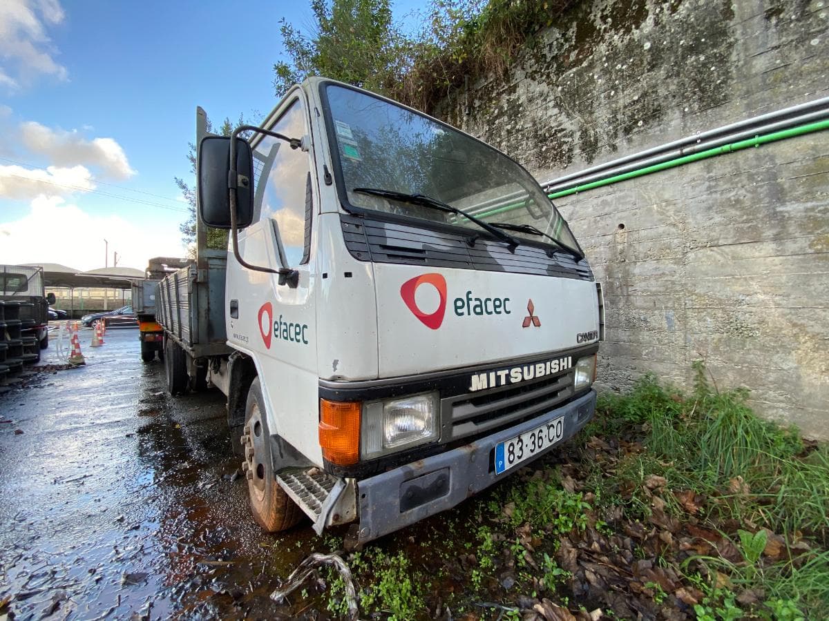 Mitsubishi Canter c/ grua — imagem 2