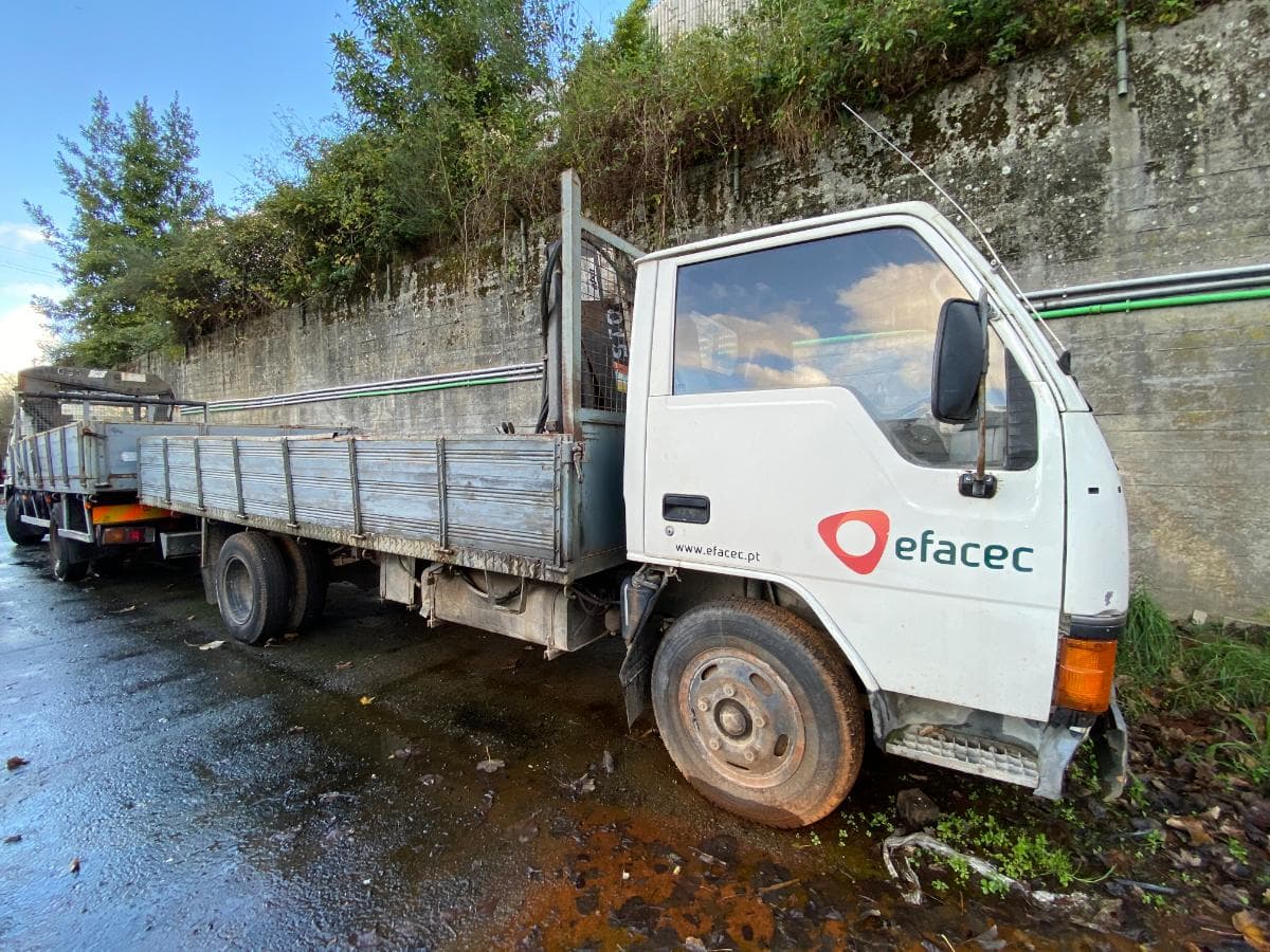 Mitsubishi Canter c/ grua — imagem 1