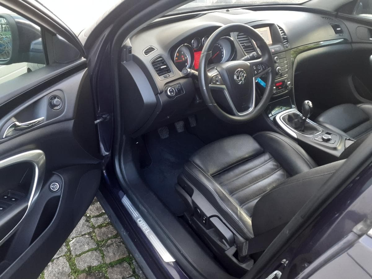 Redução Valor · Opel Insígnia 2.0 CDTI · Ano 2013 — imagen 13