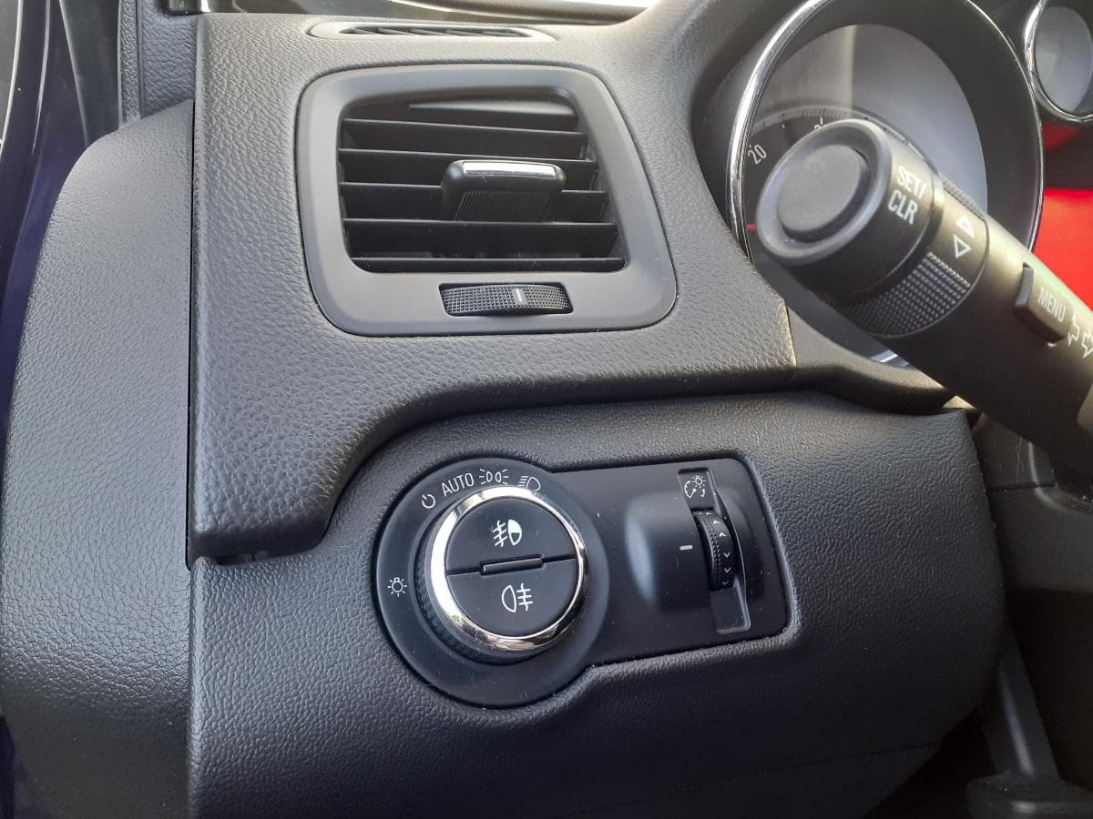 Redução Valor · Opel Insígnia 2.0 CDTI · Ano 2013 — imagen 16