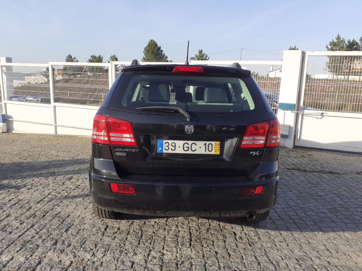 Dodge Journey · Ano 2008 — imagem 4