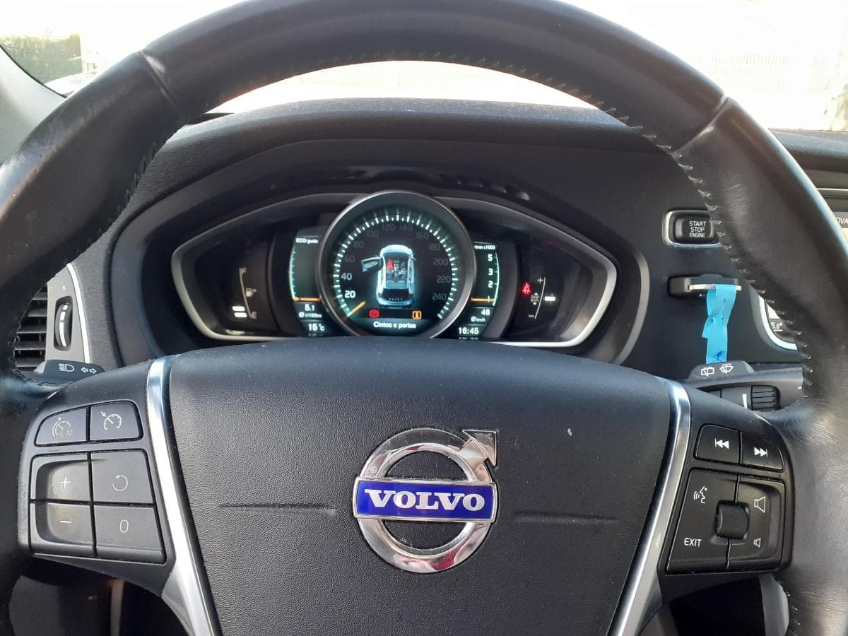 Volvo V40 Cross Country · Ano 2013 — imagen 16