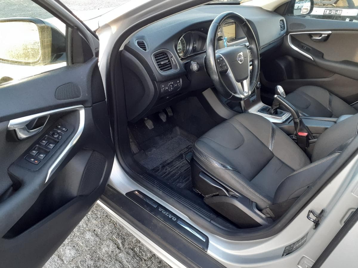 Volvo V40 Cross Country · Ano 2013 — imagen 15