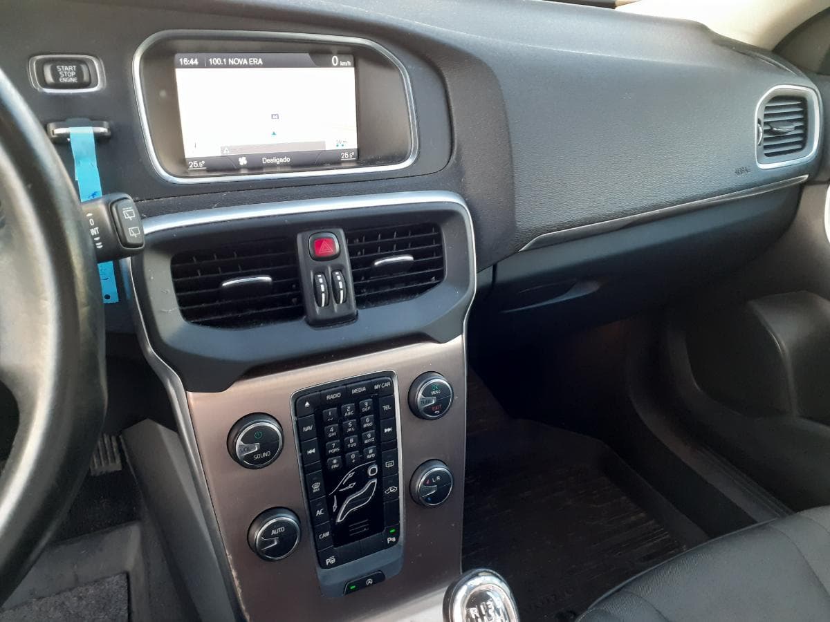 Volvo V40 Cross Country · Ano 2013 — imagen 20
