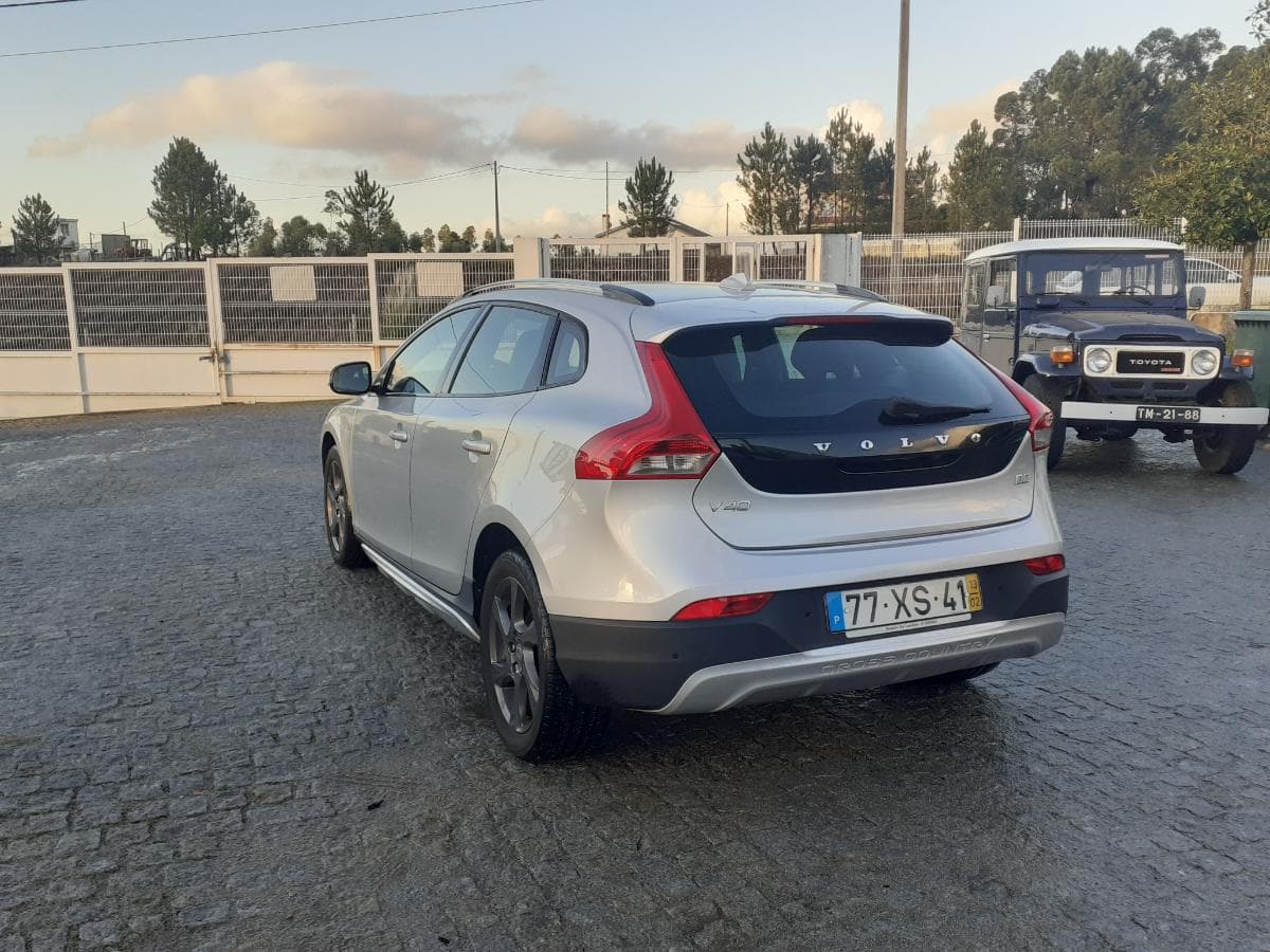 Volvo V40 Cross Country · Ano 2013 — imagen 6