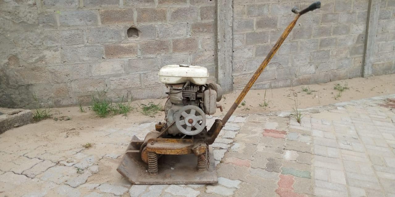Compactadora Honda G300 · — imagen 3