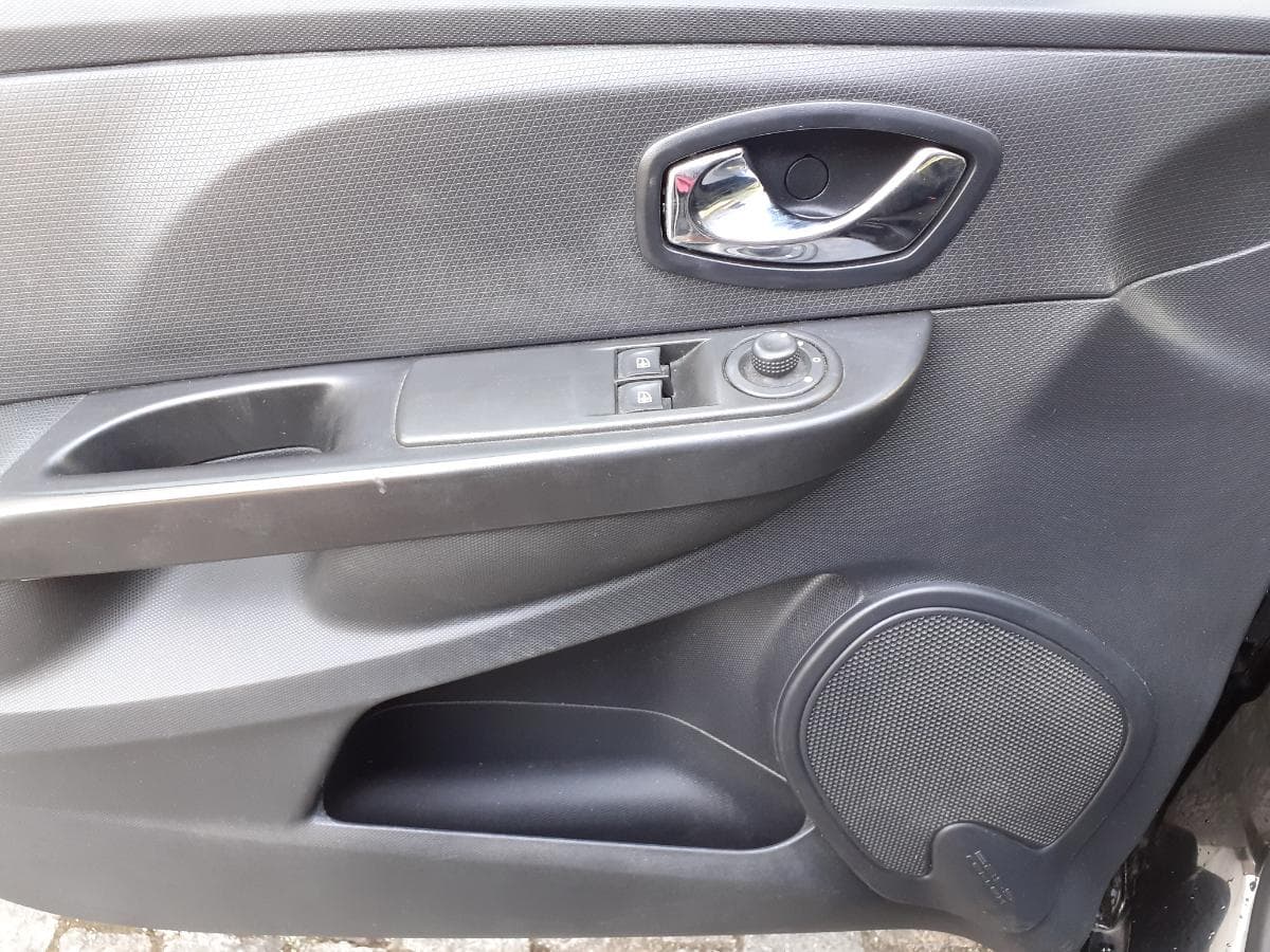 Renault Clio · Año 2015 — imagen 20