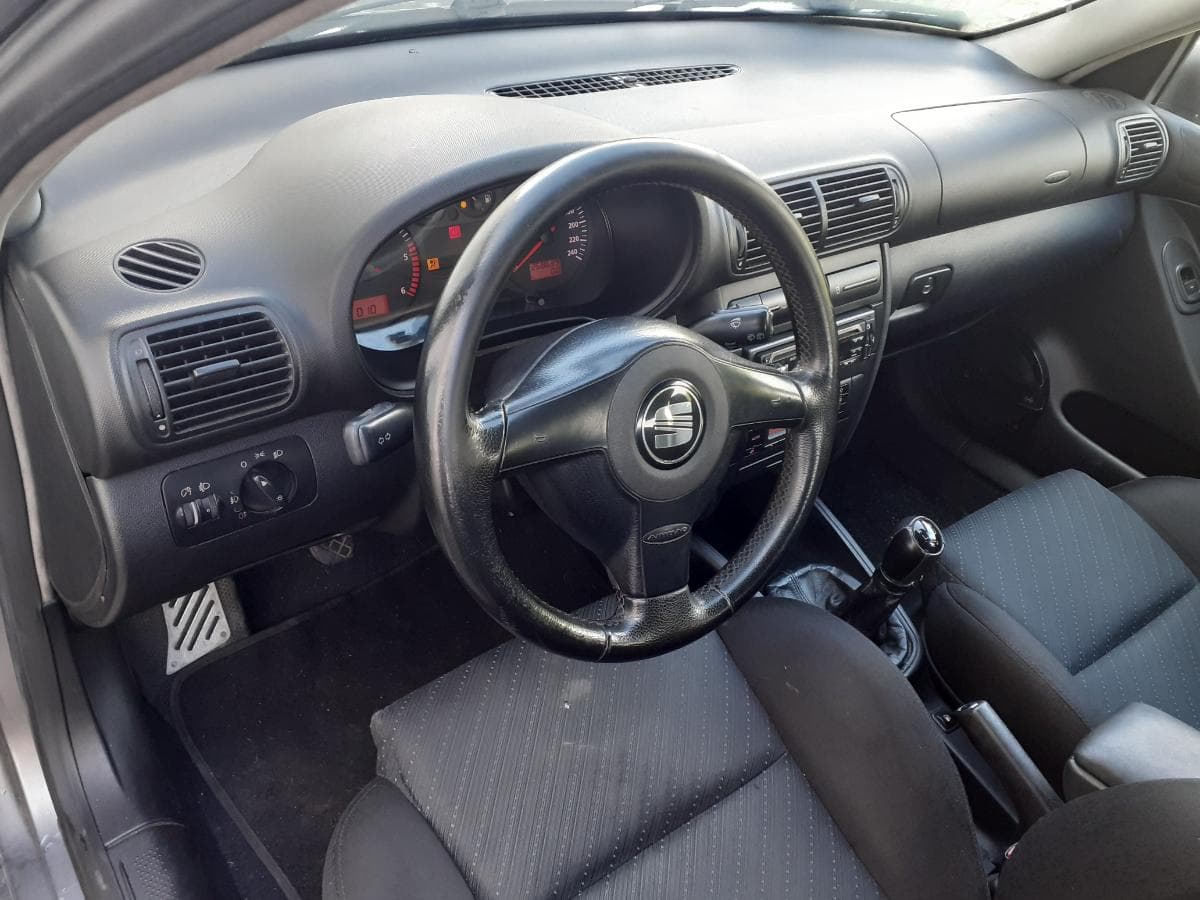 Seat Leon 1.9 TDI · Ano 2003 — image 15