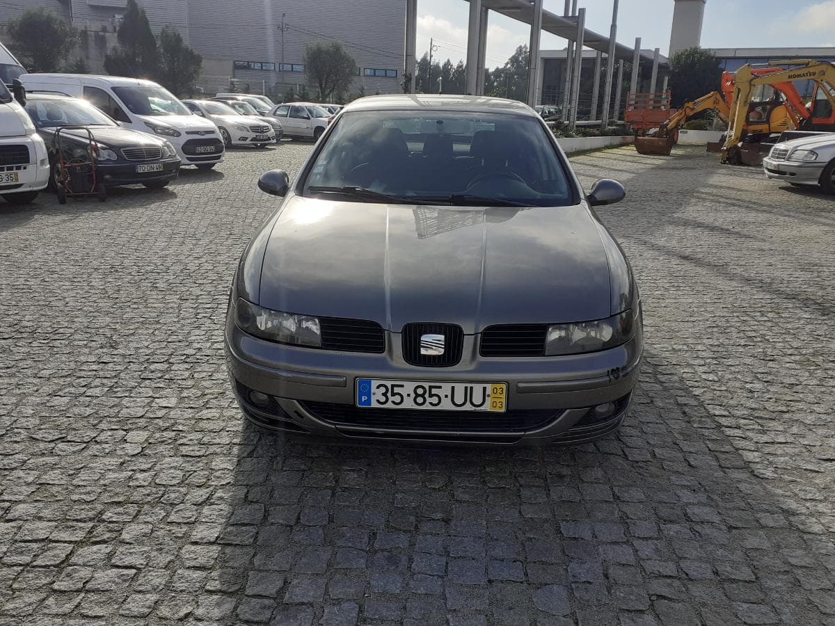 Seat Leon 1.9 TDI · Ano 2003 — image 2