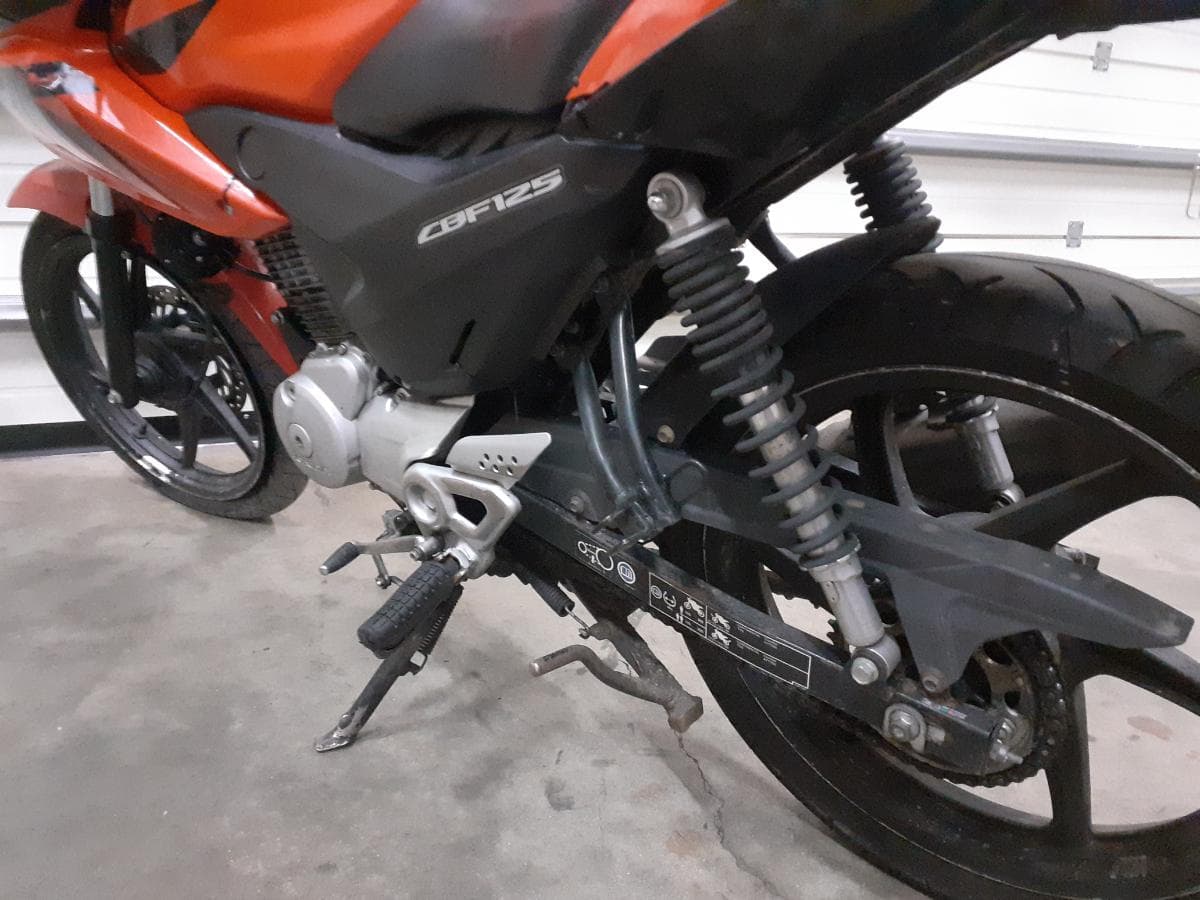 Honda CBF · Ano 2012 — imagem 10