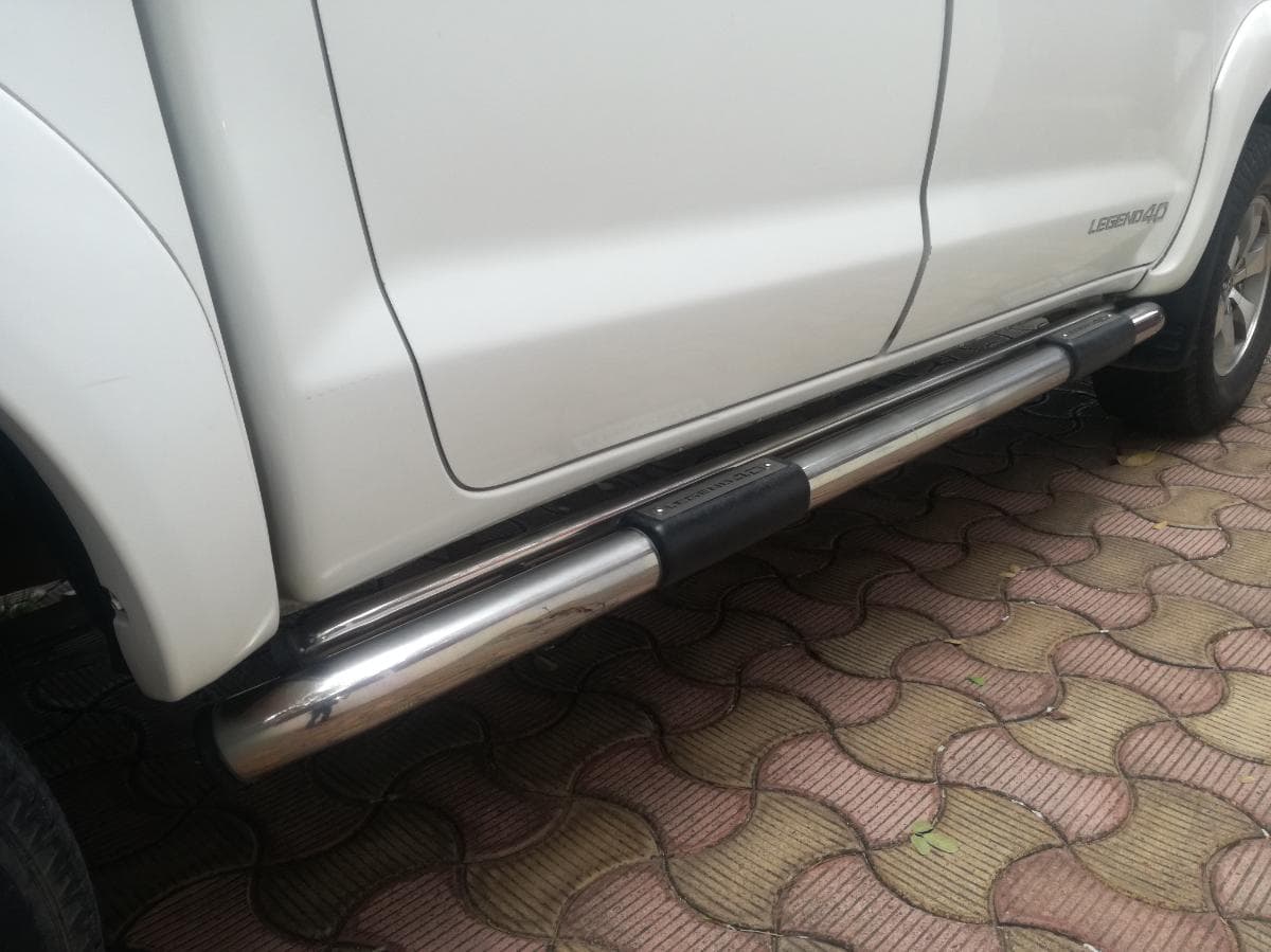 Toyota Hilux Legend · — image 15