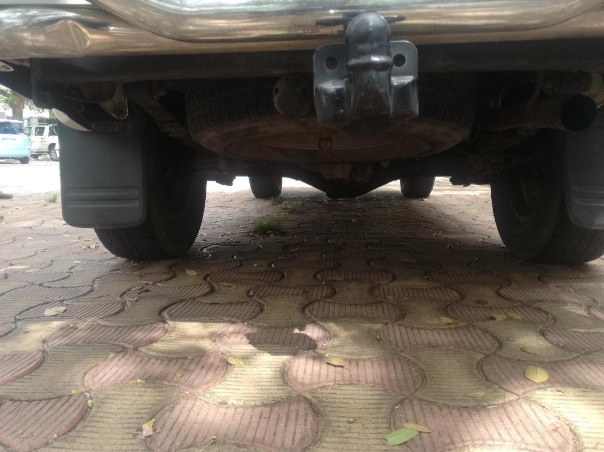 Toyota Hilux Legend · — image 22