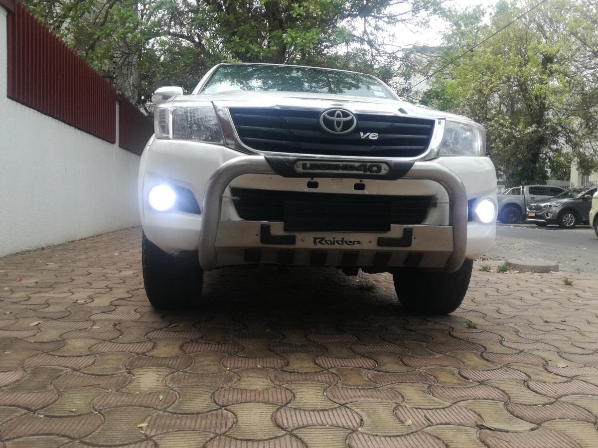 Toyota Hilux Legend · — image 33