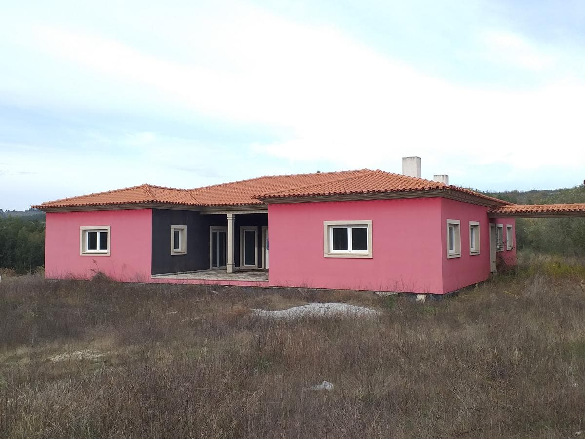 Moradia com Terreno (Benfeitoria) · Sernancelhe, Viseu — imagen 11