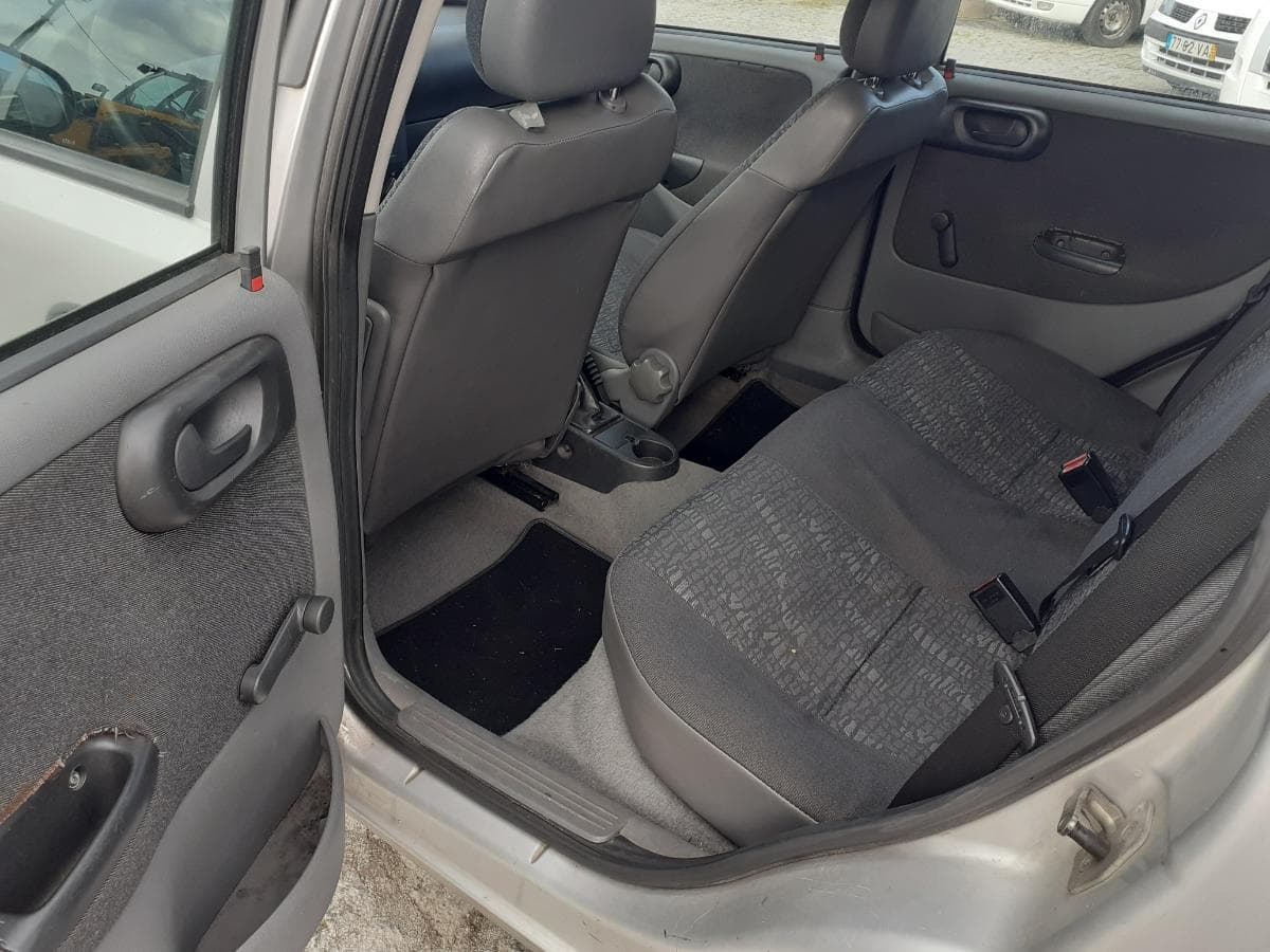 Opel Corsa 1.2 · Ano 2001 — image 18