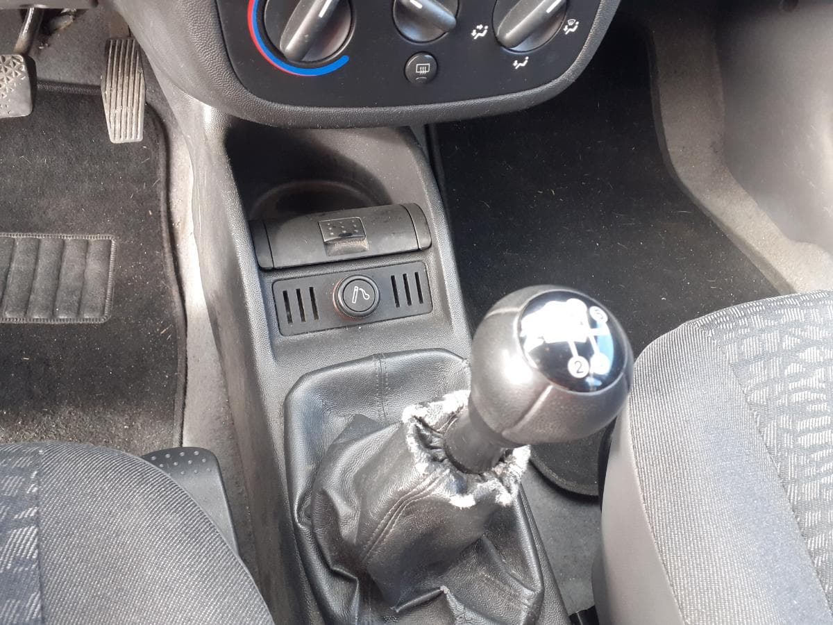 Opel Corsa 1.2 · Ano 2001 — image 19