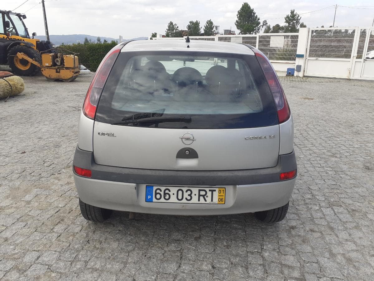 Opel Corsa 1.2 · Ano 2001 — image 5