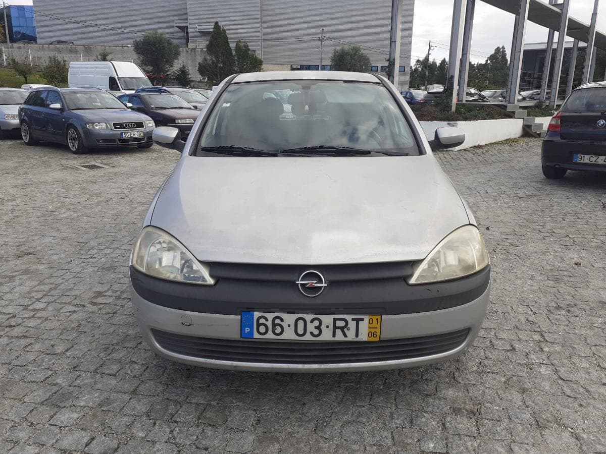 Opel Corsa 1.2 · Ano 2001 — image 2