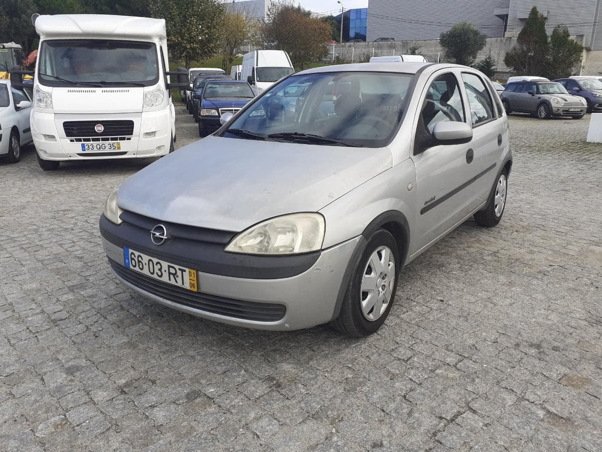 Opel Corsa 1.2 · Ano 2001 — image 3