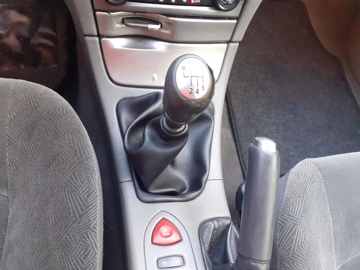 Renault Laguna 1.9 DCI · Ano 2001 — image 18