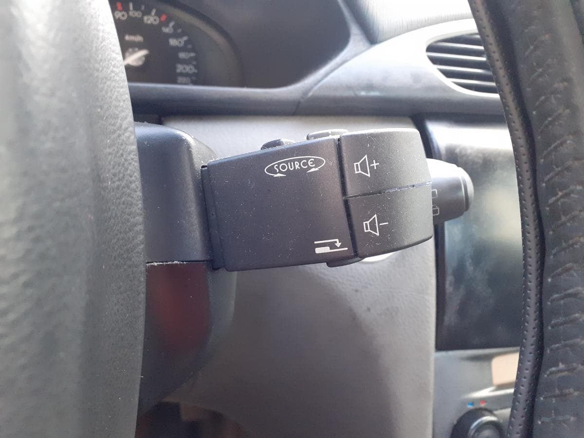 Renault Laguna 1.9 DCI · Ano 2001 — image 19