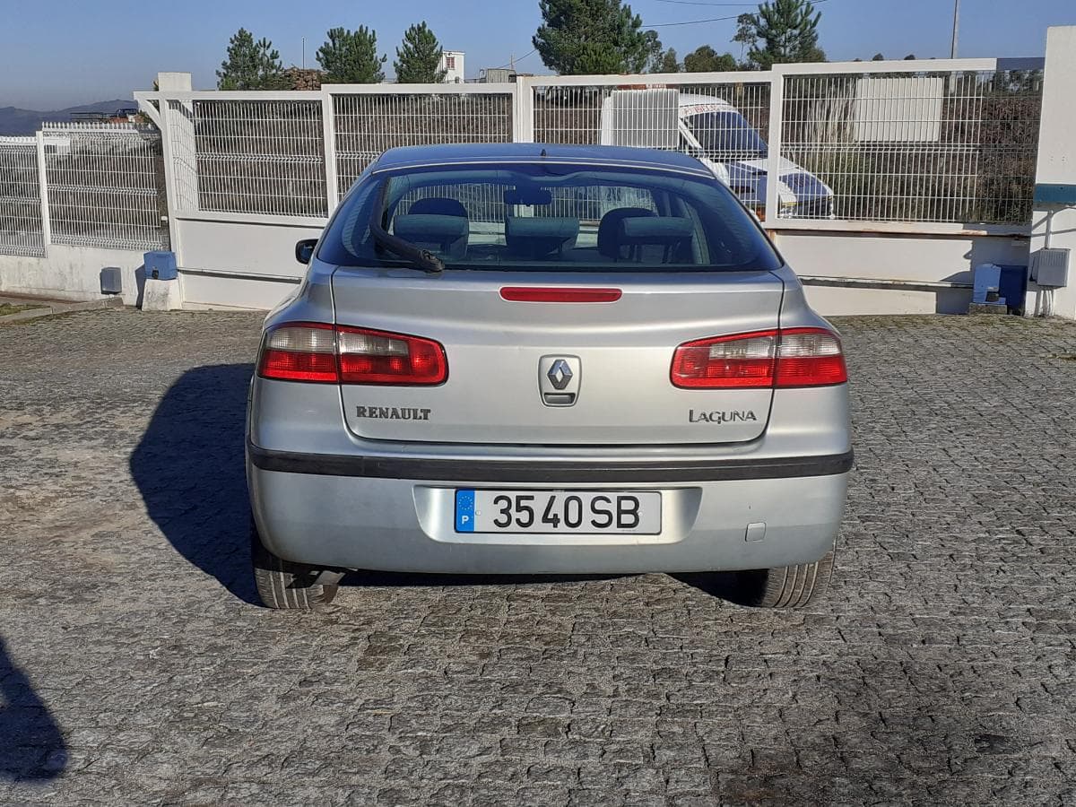 Renault Laguna 1.9 DCI · Ano 2001 — image 5