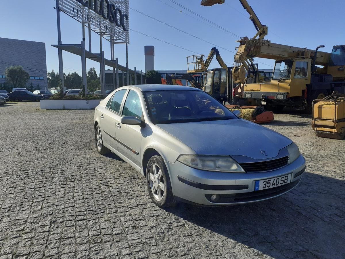 Renault Laguna 1.9 DCI · Ano 2001