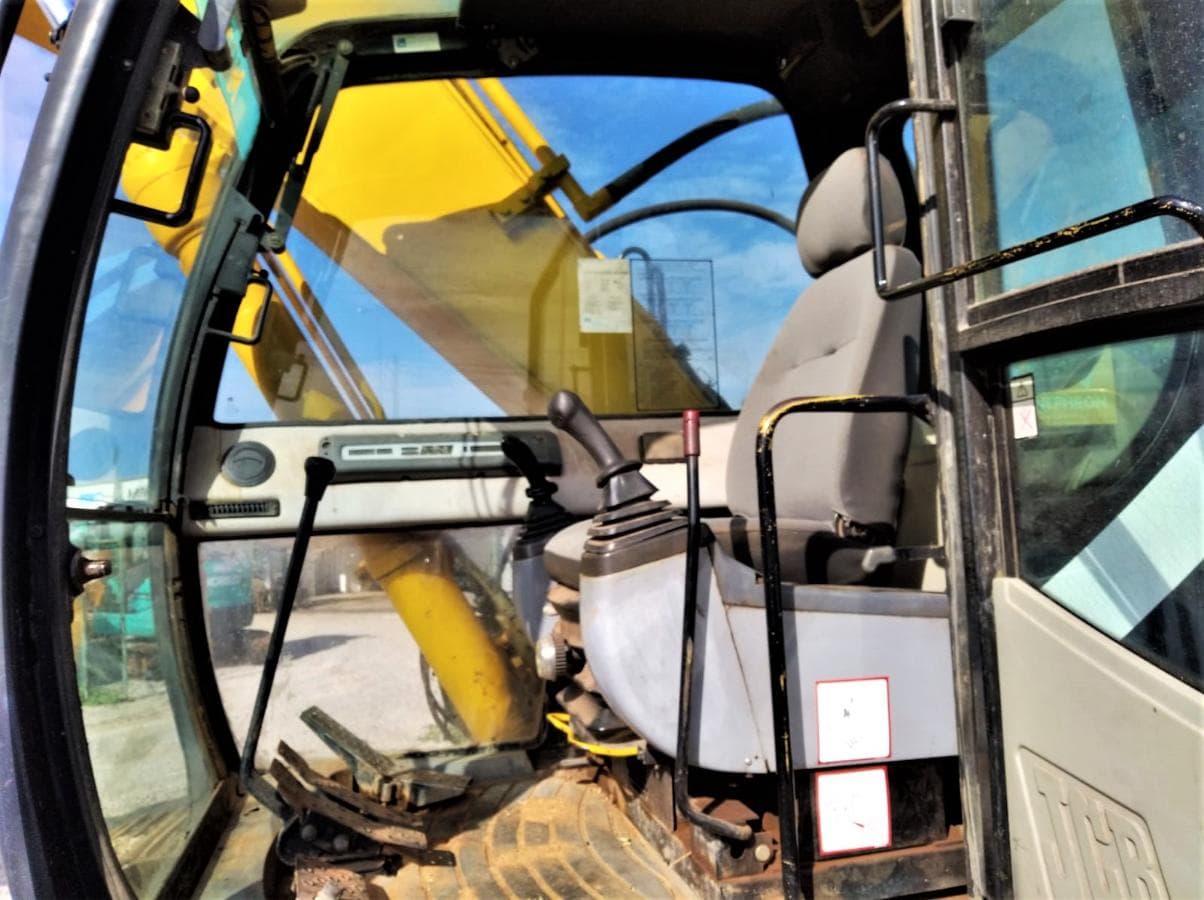 Giratória JCB JS 200 LC — imagem 16