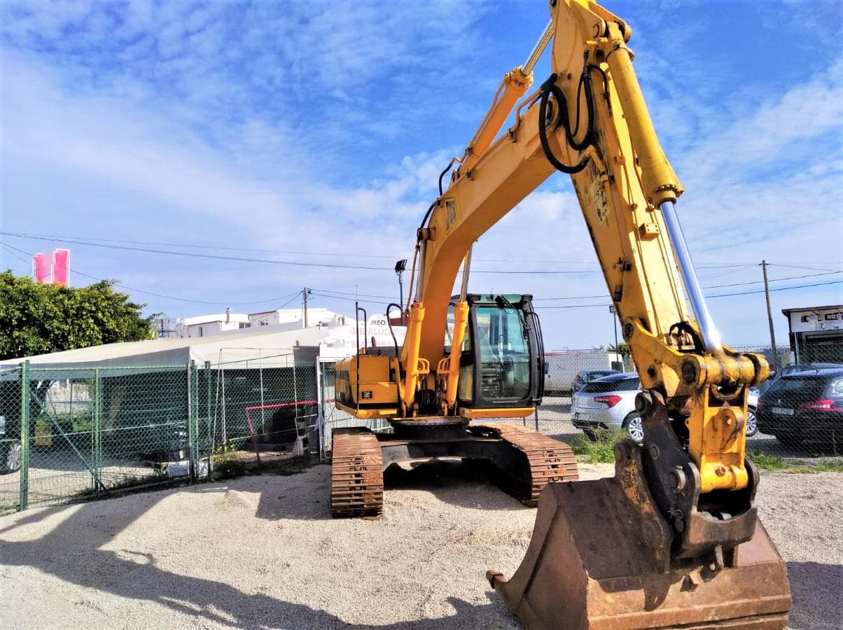Giratória JCB JS 200 LC — imagem 5