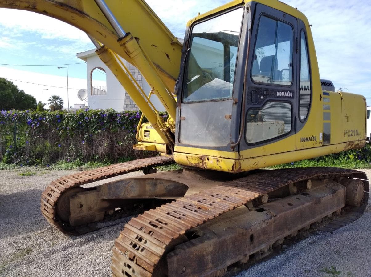 Giratória Komatsu PC 210 LC — imagen 2